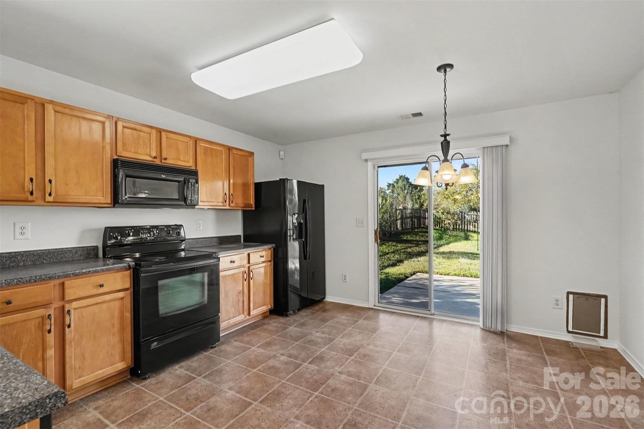Single Family Residence at 2122 Buckleigh Drive, Charlotte, photo 11 of 27