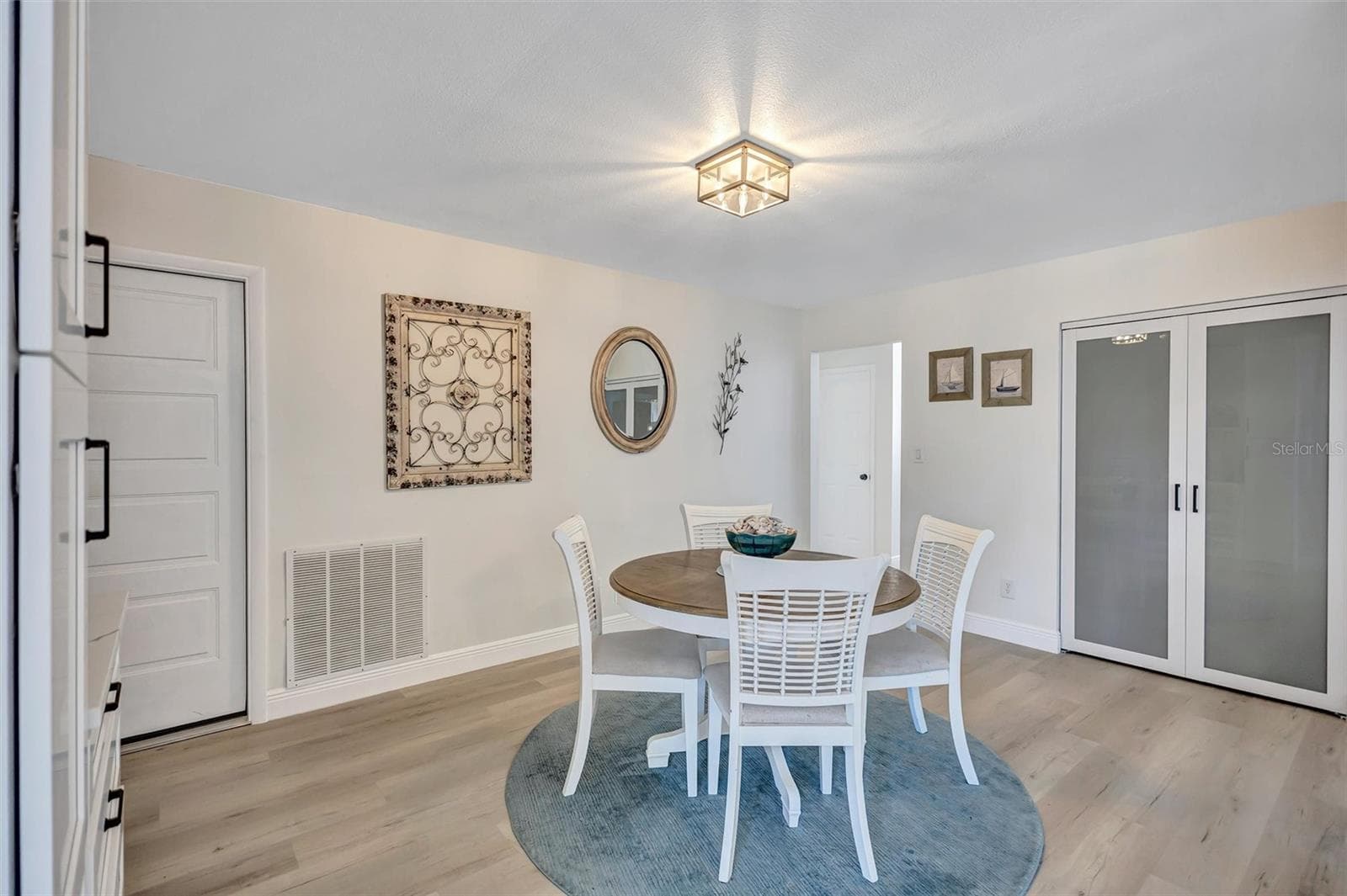 Single Family Residence at 563 LEWIS BLVD SE, ST PETERSBURG, photo 10 of 42