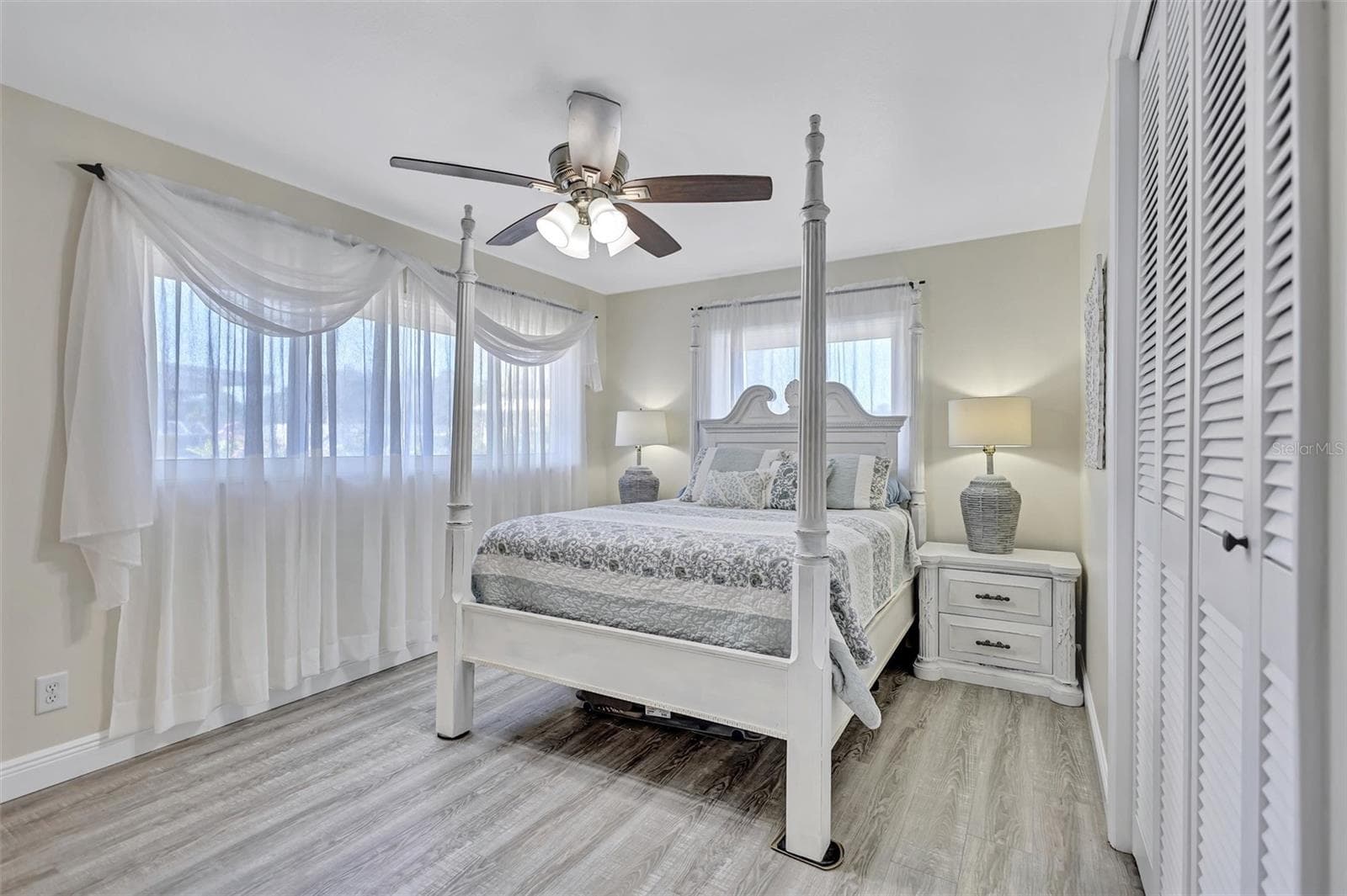 Single Family Residence at 563 LEWIS BLVD SE, ST PETERSBURG, photo 19 of 42