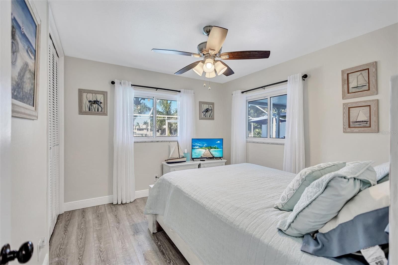 Single Family Residence at 563 LEWIS BLVD SE, ST PETERSBURG, photo 22 of 42
