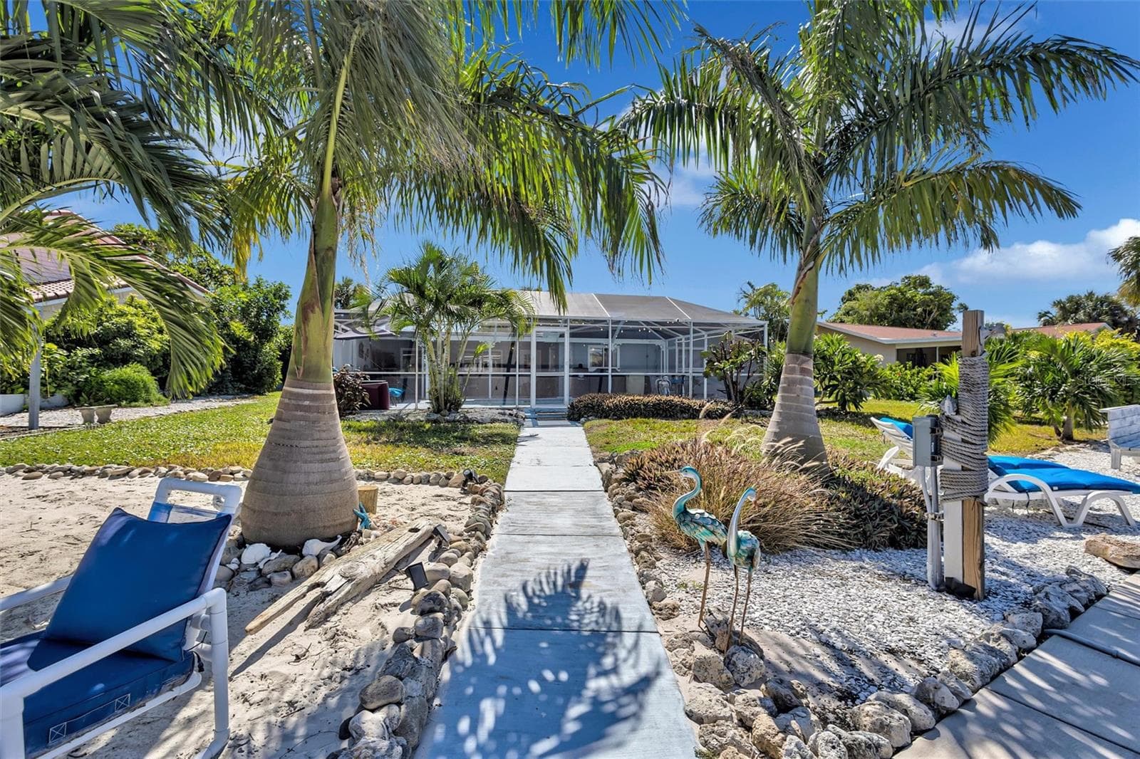 Single Family Residence at 563 LEWIS BLVD SE, ST PETERSBURG, photo 32 of 42