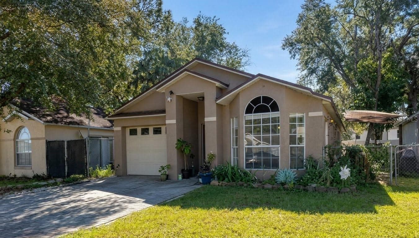 Single Family Residence at 989 HAMLET CT, MAITLAND, photo 2 of 17