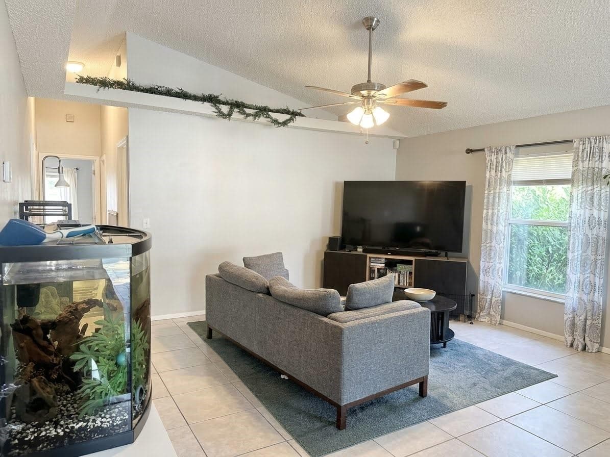 Single Family Residence at 989 HAMLET CT, MAITLAND, photo 4 of 17