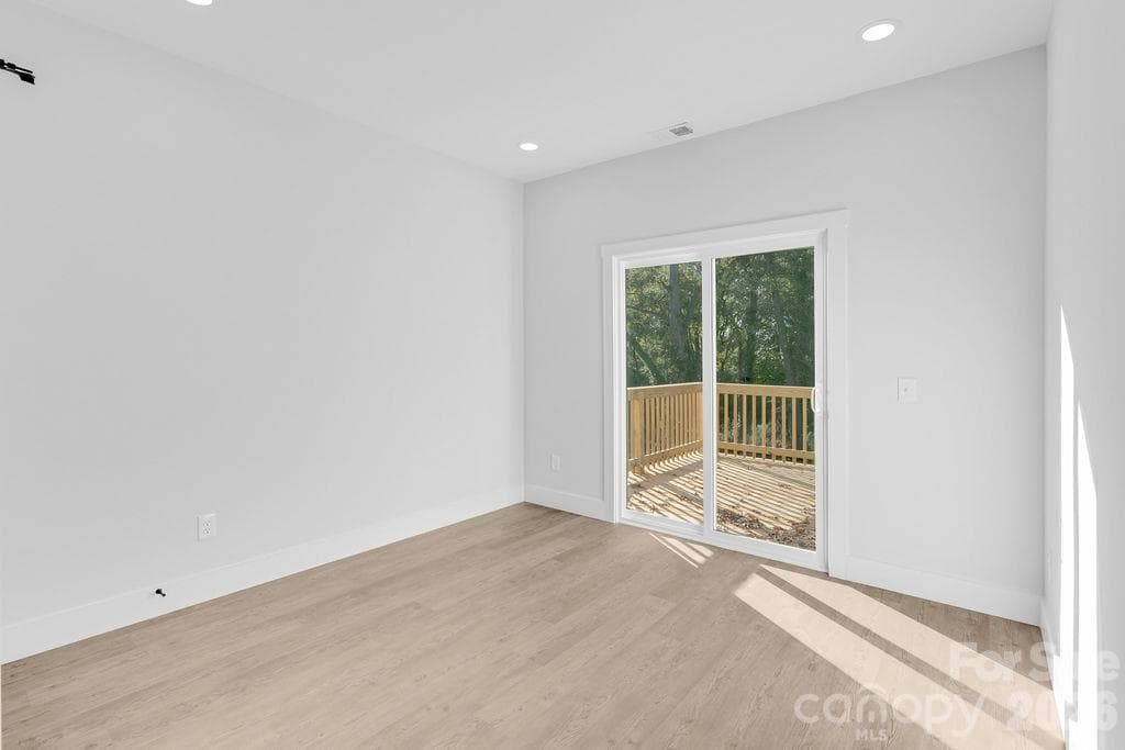 Single Family Residence at 1437 10th Avenue SW, Hickory, photo 9 of 27