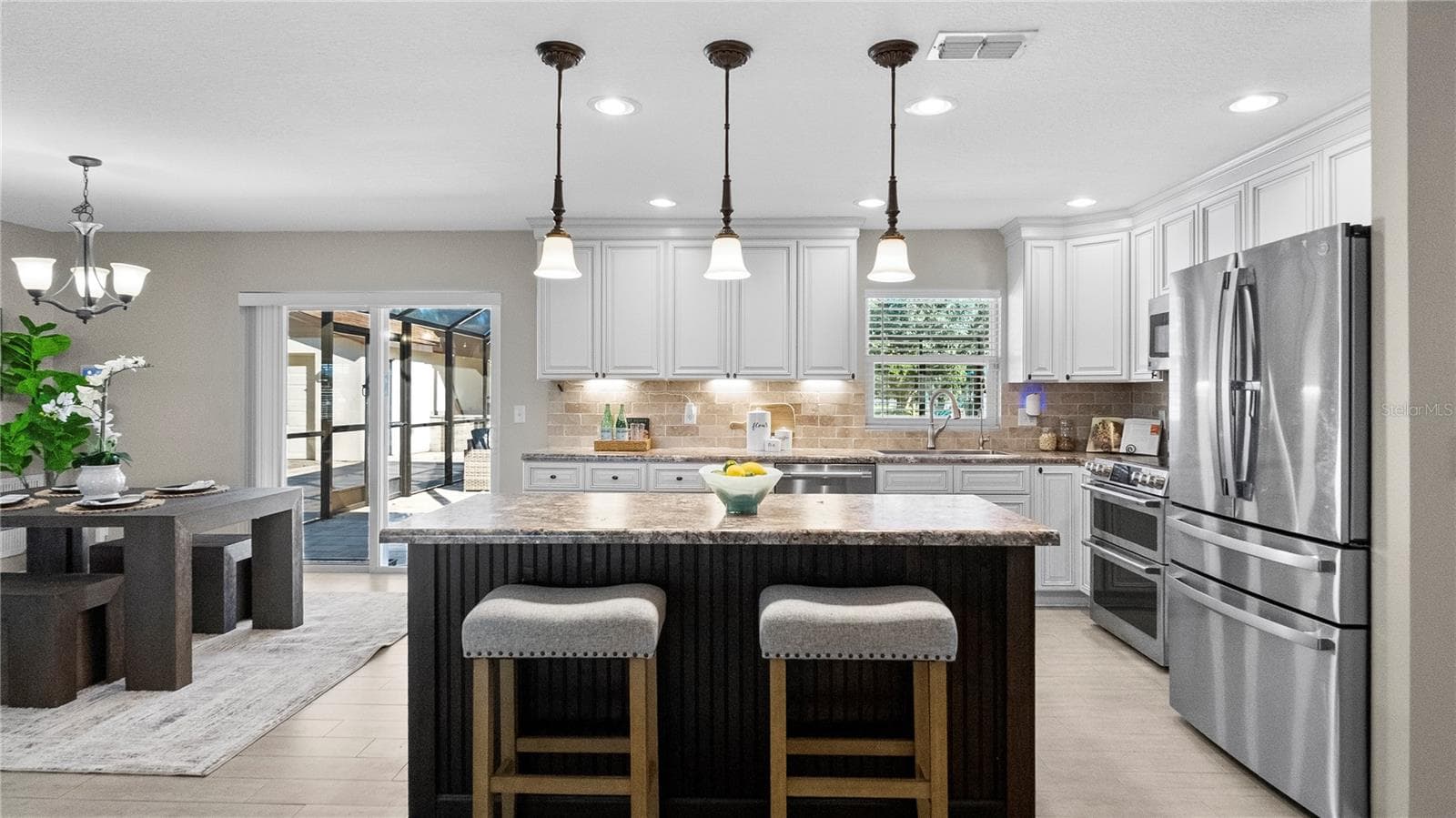 Single Family Residence at 310 MOCCASIN HOLLOW RD, LITHIA, photo 12 of 48