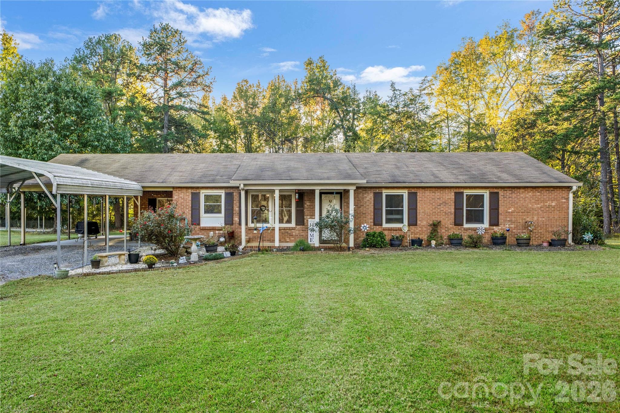 Single Family Residence at 1875 Davis Circle, Clover, photo 2 of 31