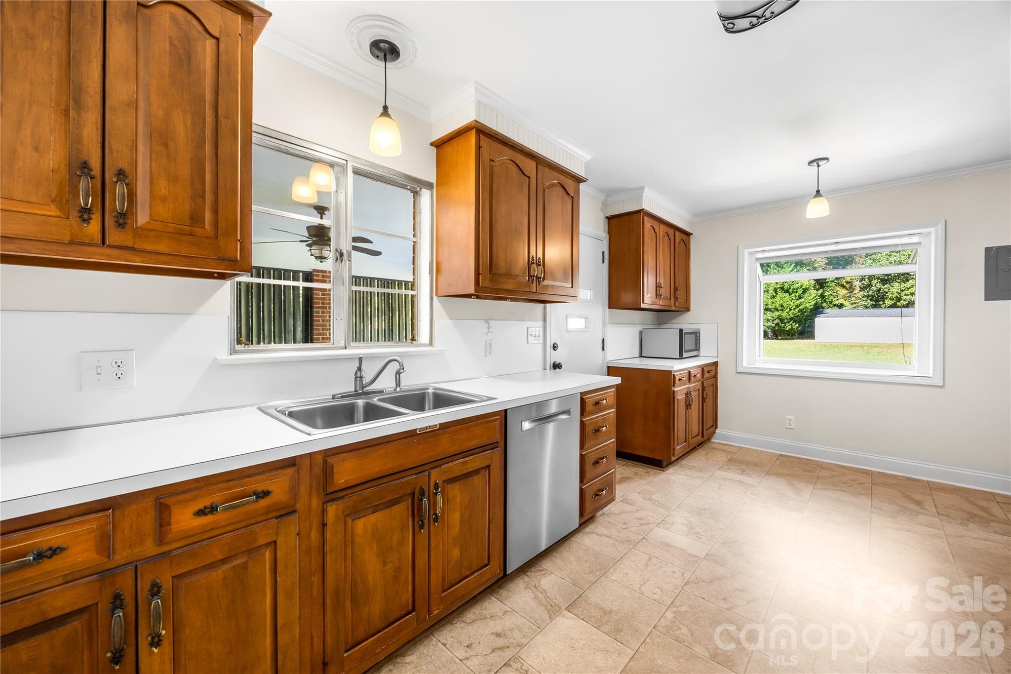 Single Family Residence at 1920 Marlwood Circle, Charlotte, photo 7 of 24