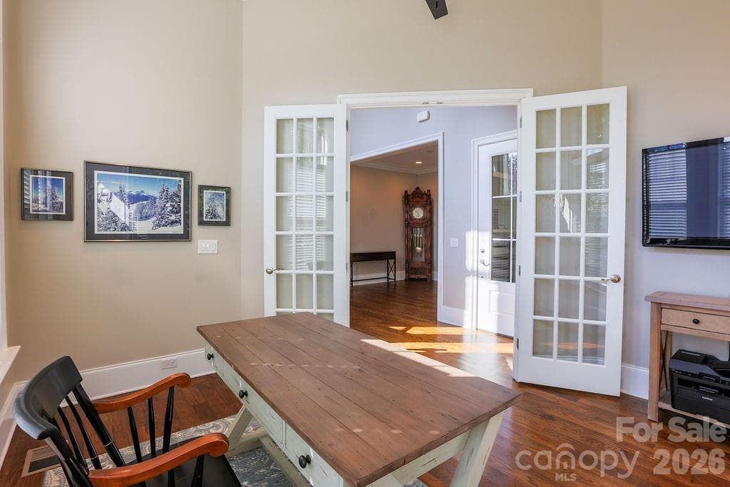 Single Family Residence at 7996 Malibu Pointe Lane, Denver, photo 7 of 42