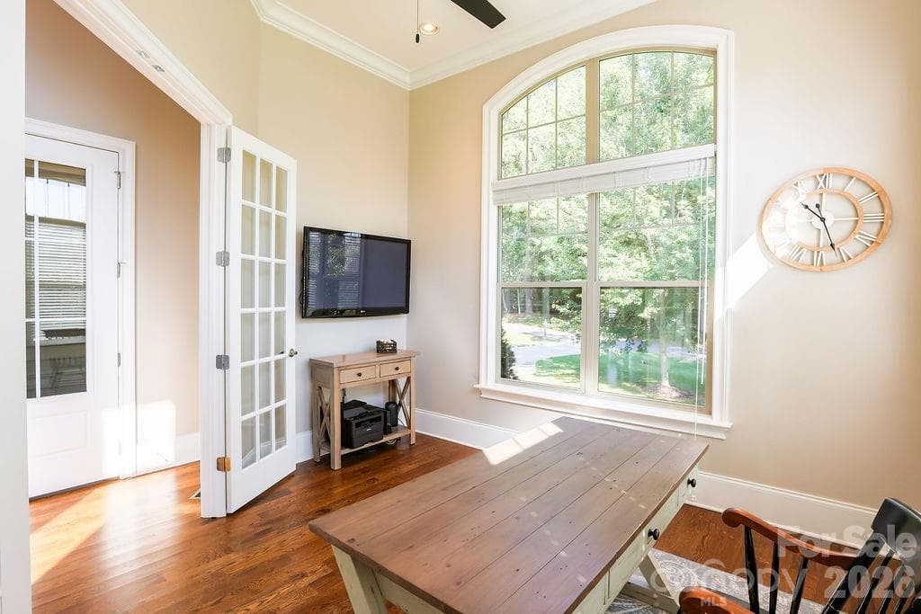 Single Family Residence at 7996 Malibu Pointe Lane, Denver, photo 9 of 42