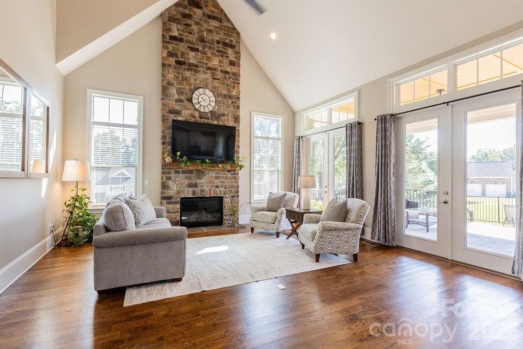 Single Family Residence at 7996 Malibu Pointe Lane, Denver, photo 13 of 42