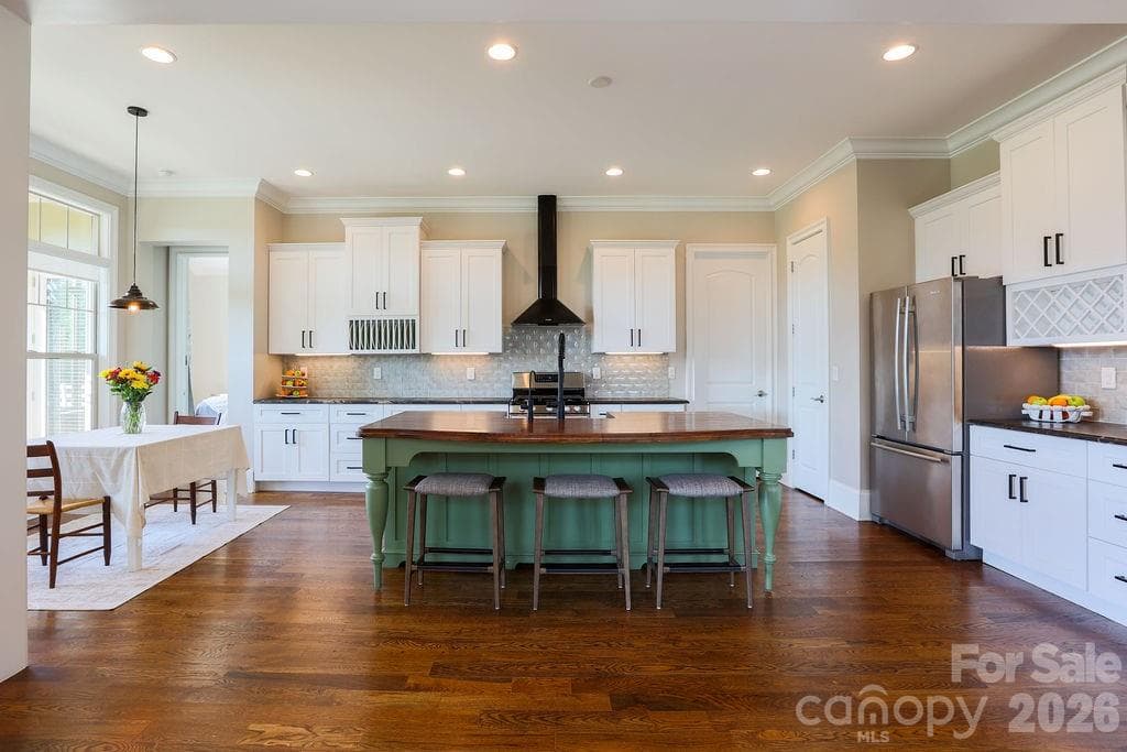Single Family Residence at 7996 Malibu Pointe Lane, Denver, photo 19 of 42