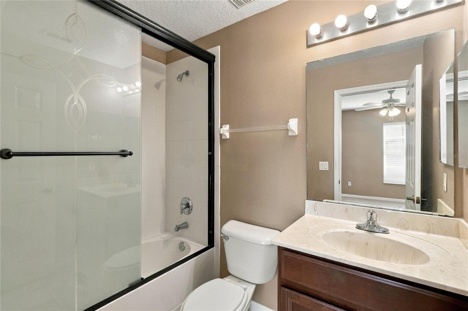 2nd Floor Guest Bathroom - 3897 SILVERBELL LOOP, OVIEDO