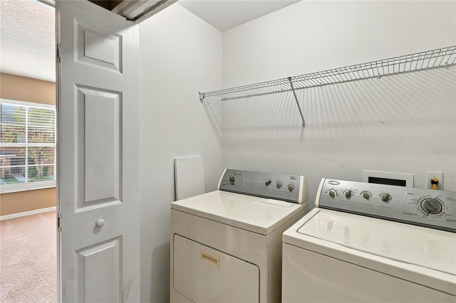 2nd Floor Washer/Dryer - 3897 SILVERBELL LOOP, OVIEDO