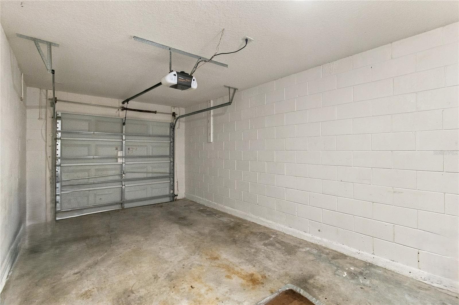 Garage - 3897 SILVERBELL LOOP, OVIEDO