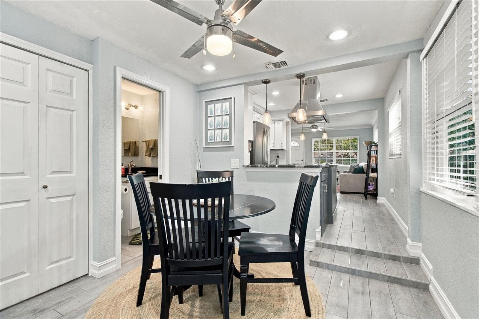 Single Family Residence at 3926 26TH ST N, ST PETERSBURG, photo 10 of 23