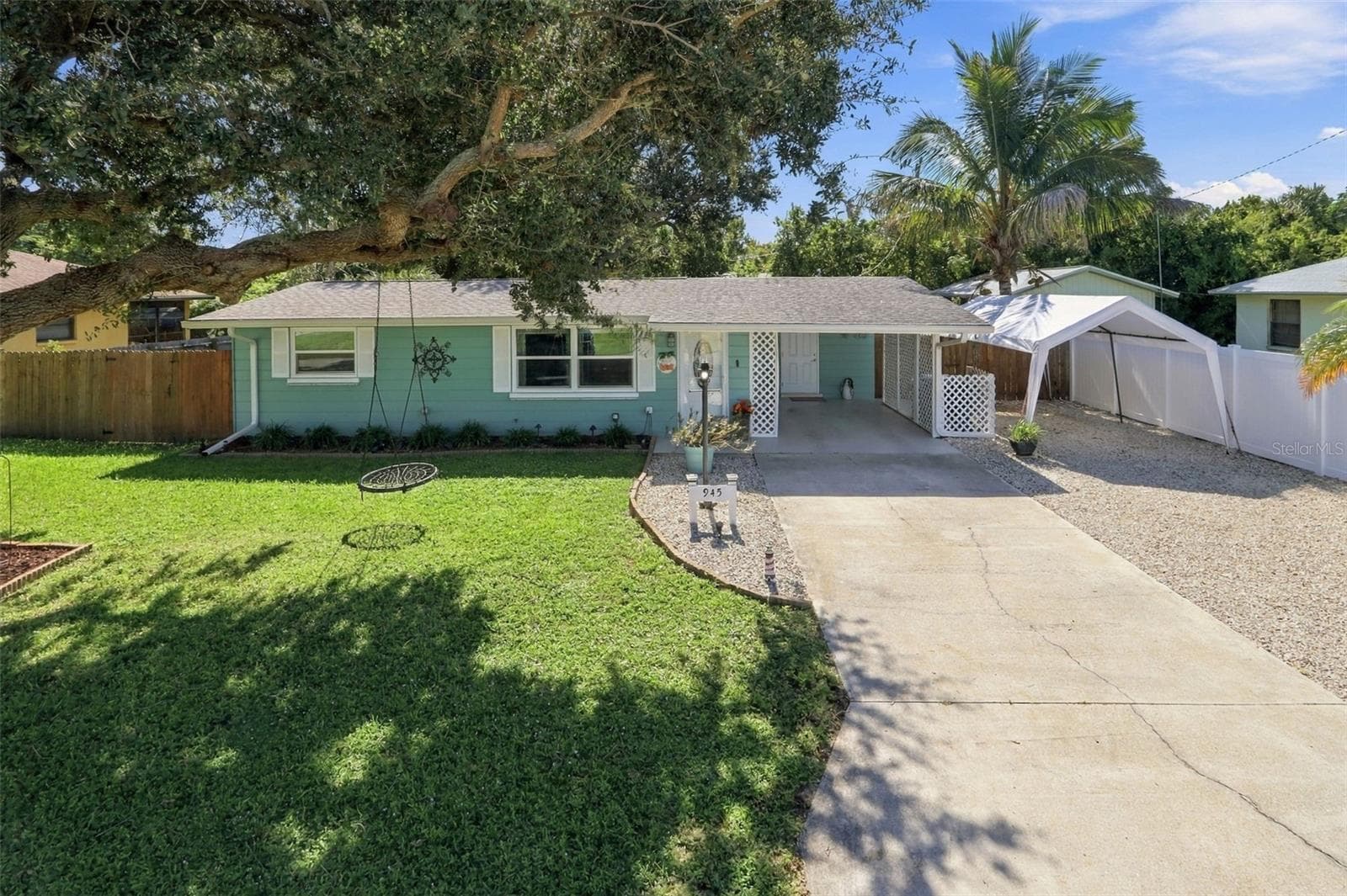 945 HORIZON RD