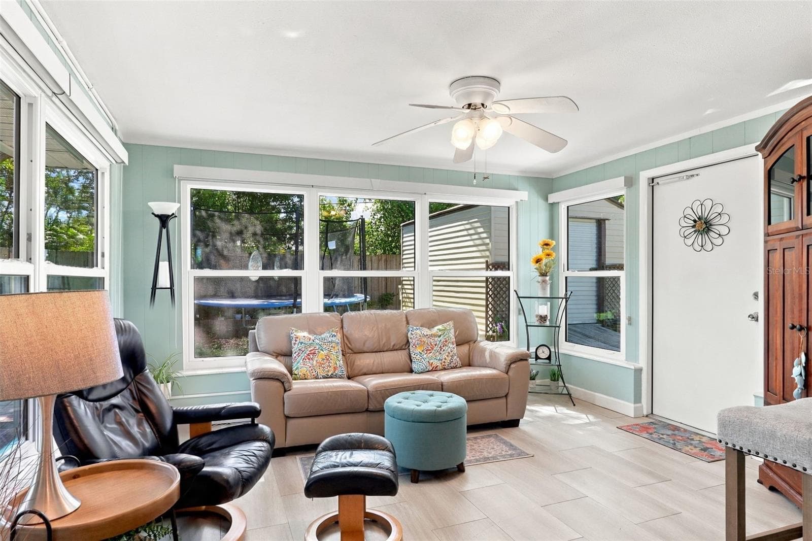 Single Family Residence at 945 HORIZON RD, VENICE, photo 9 of 24