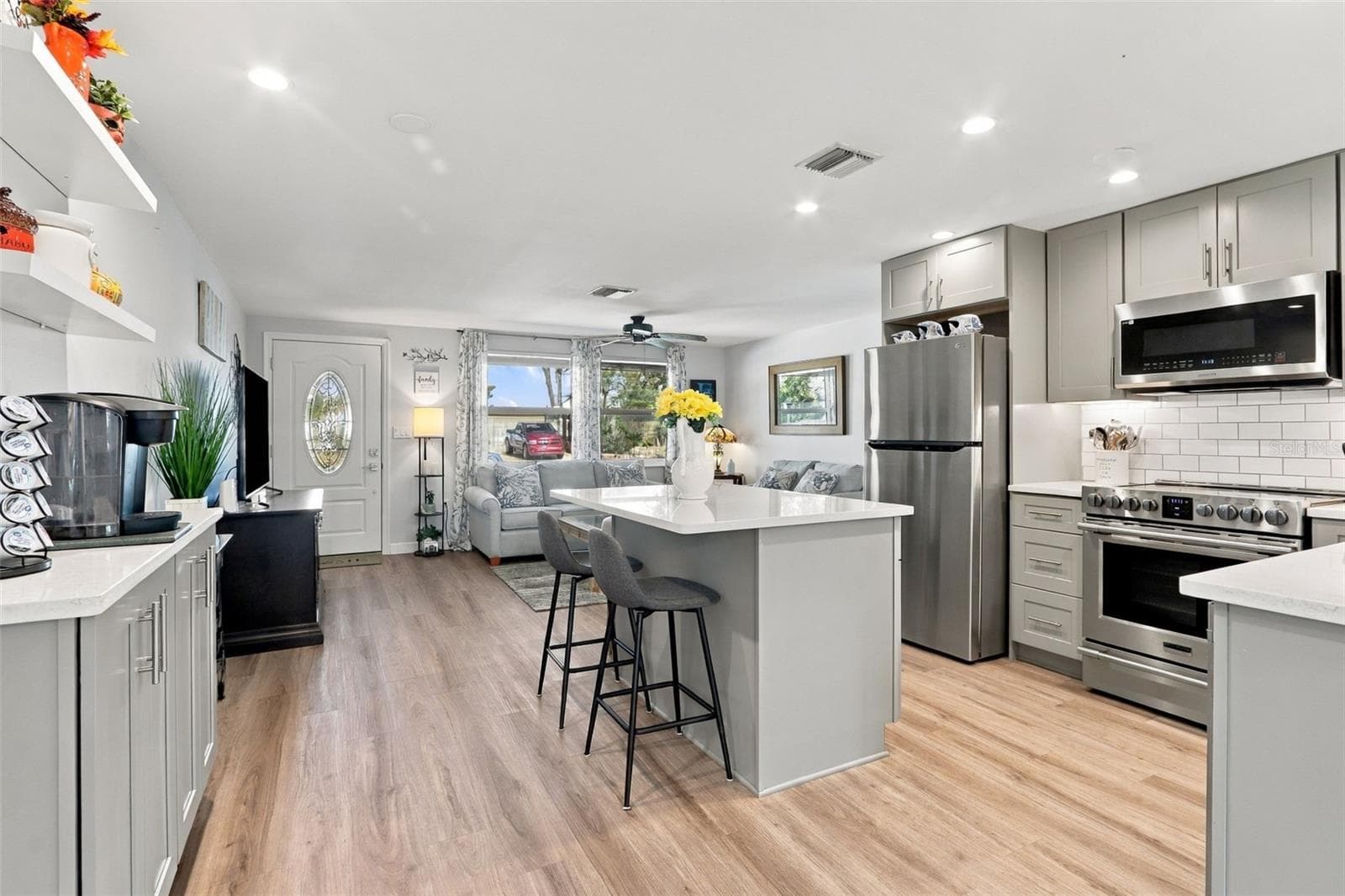 Single Family Residence at 945 HORIZON RD, VENICE, photo 19 of 24