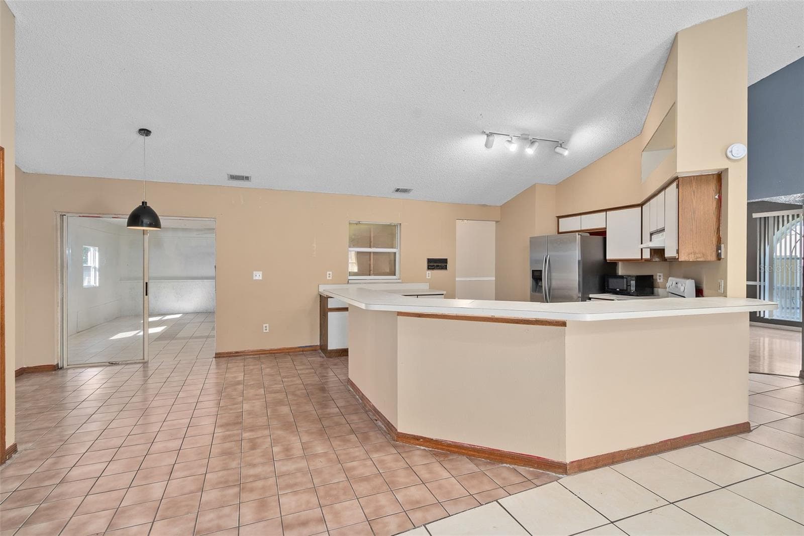 Single Family Residence at 3424 ALISSA CT, ORLANDO, photo 10 of 33