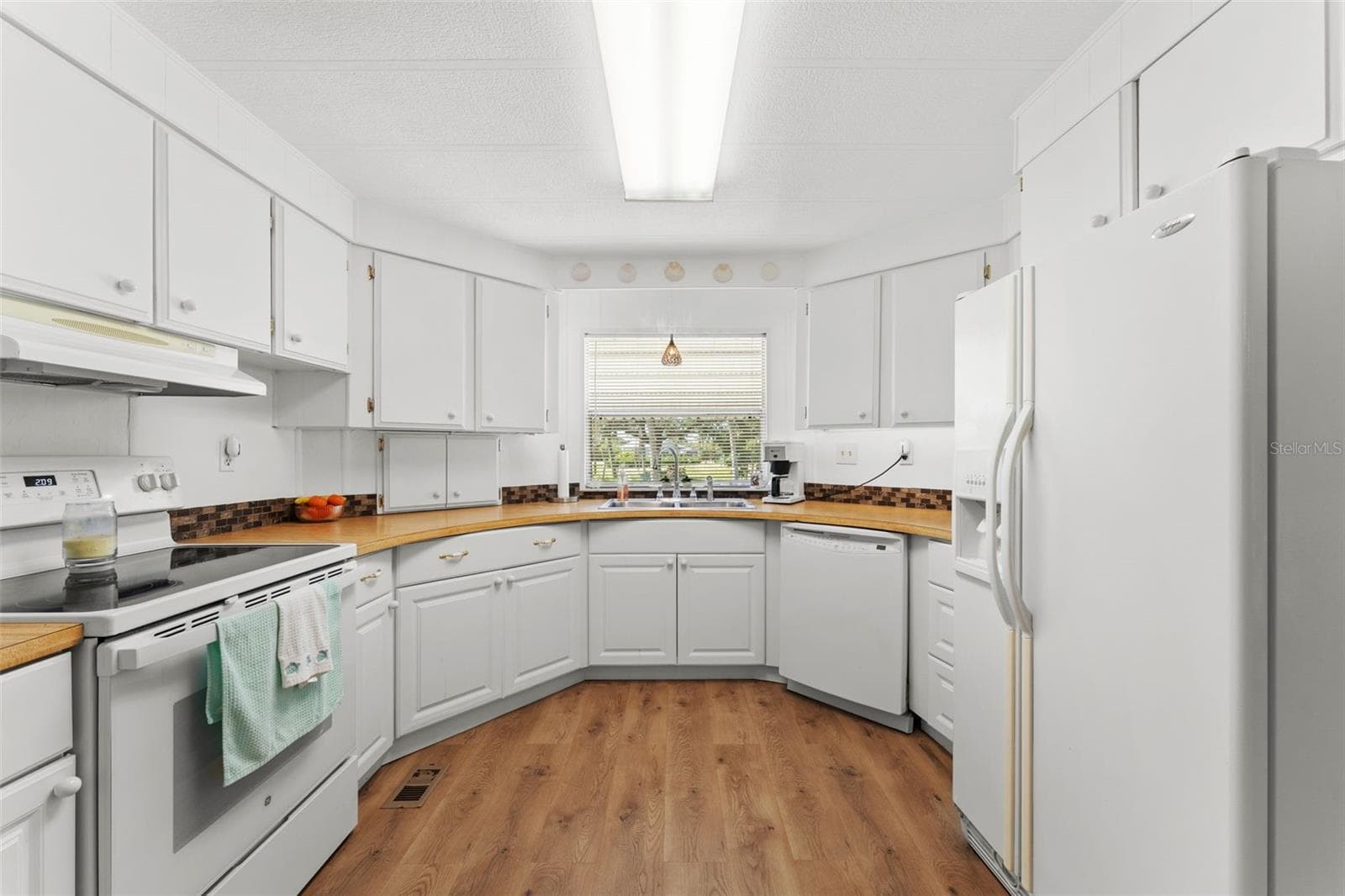 Manufactured Home at 4203 NETTLE RD, PORT CHARLOTTE, photo 10 of 50