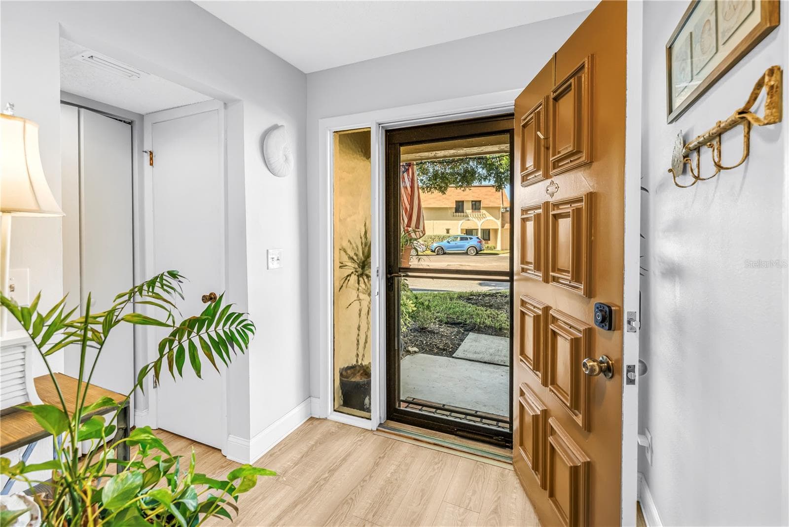 Condominium at 8473 17TH ST N, ST PETERSBURG, photo 6 of 37