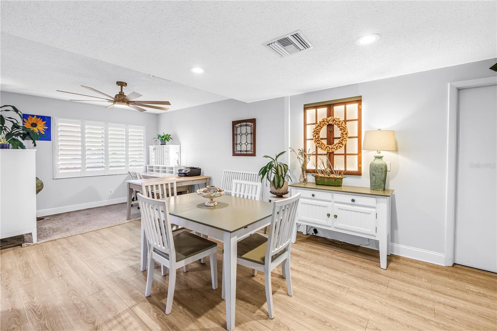 Condominium at 8473 17TH ST N, ST PETERSBURG, photo 9 of 37
