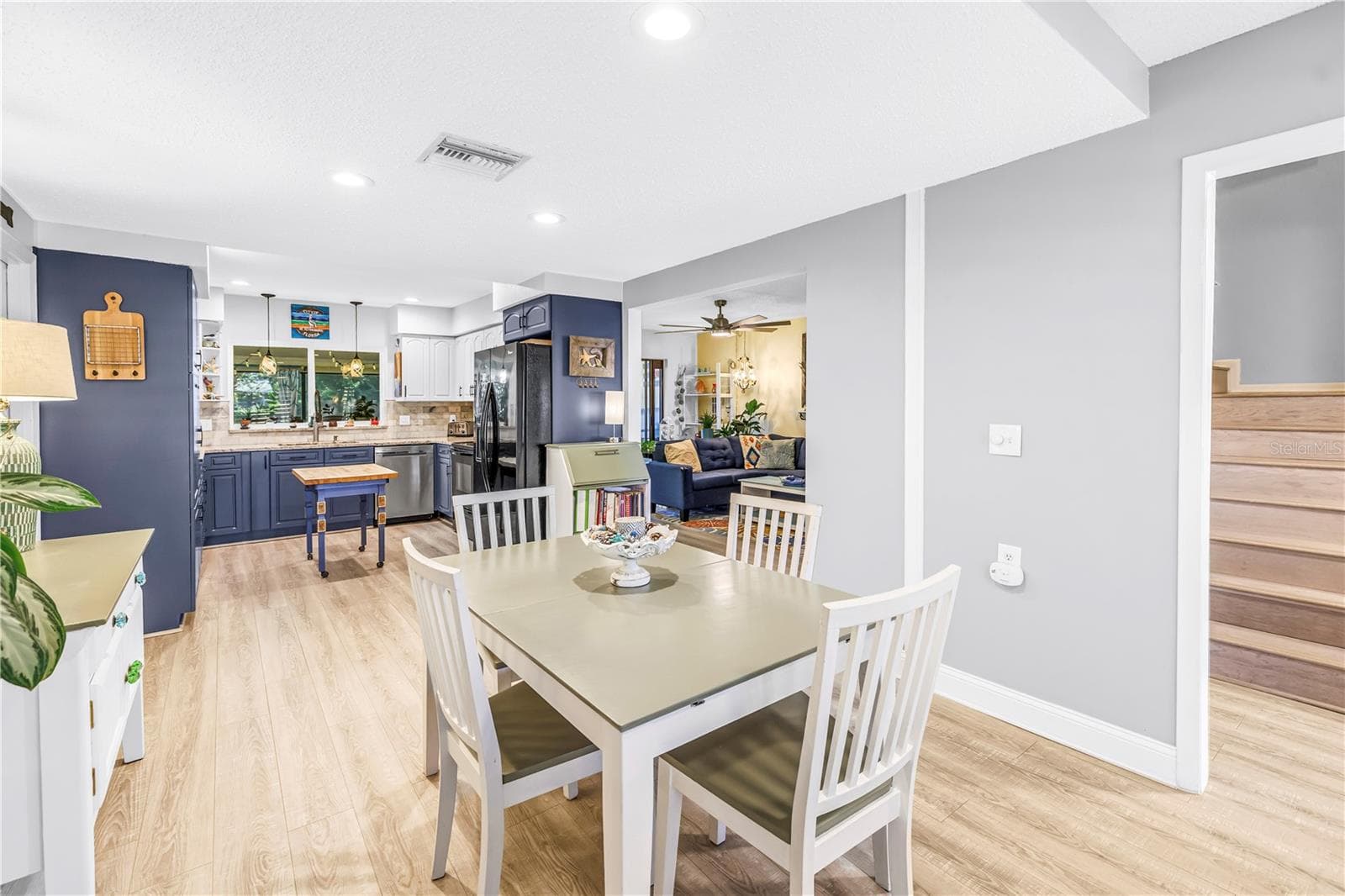 Condominium at 8473 17TH ST N, ST PETERSBURG, photo 11 of 37