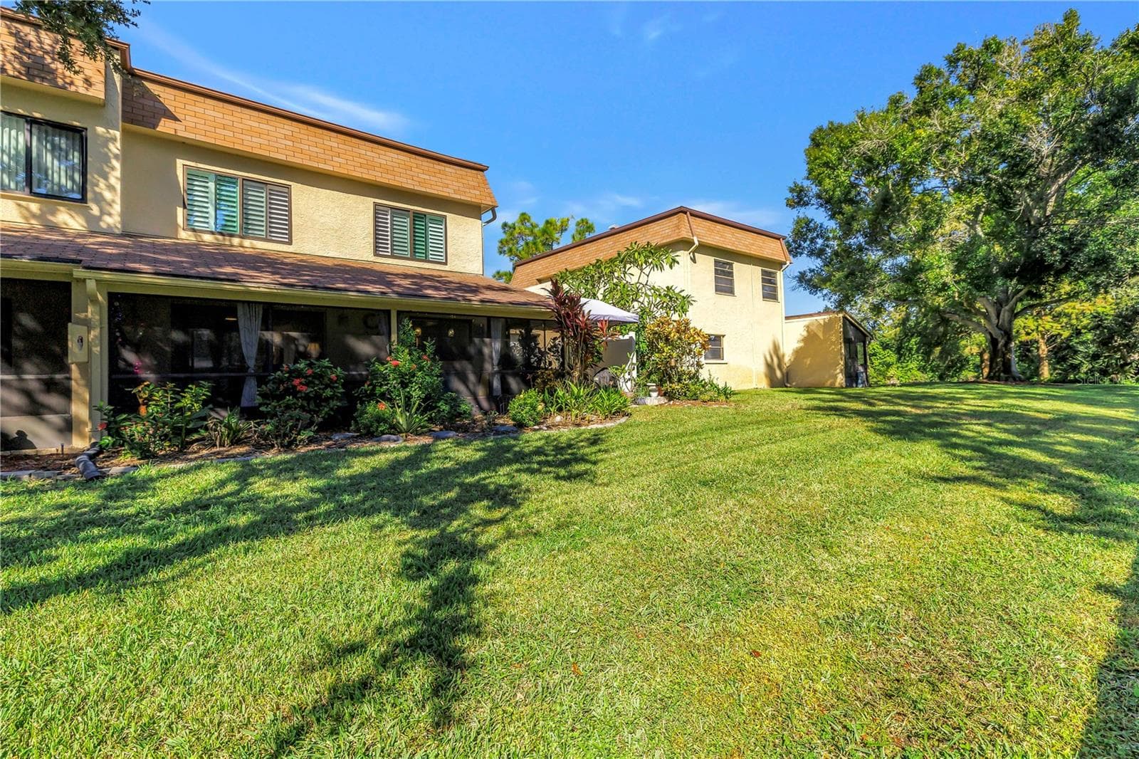 Condominium at 8473 17TH ST N, ST PETERSBURG, photo 35 of 37