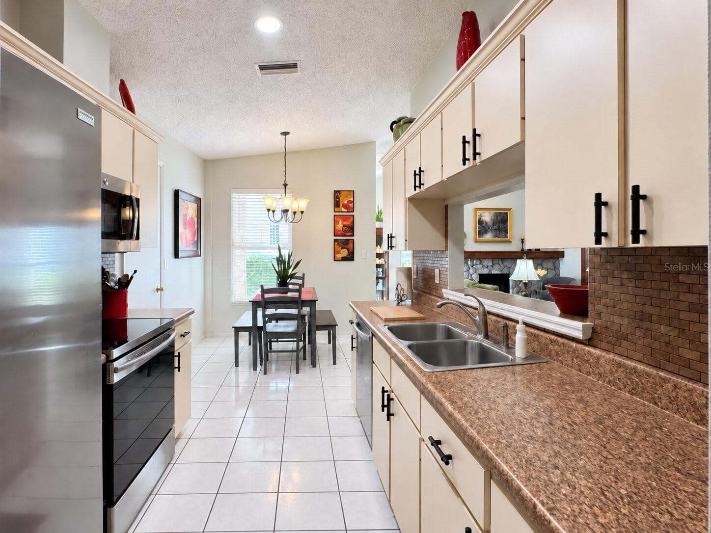 Single Family Residence at 5808 GARDEN LAKES FERN, BRADENTON, photo 7 of 38