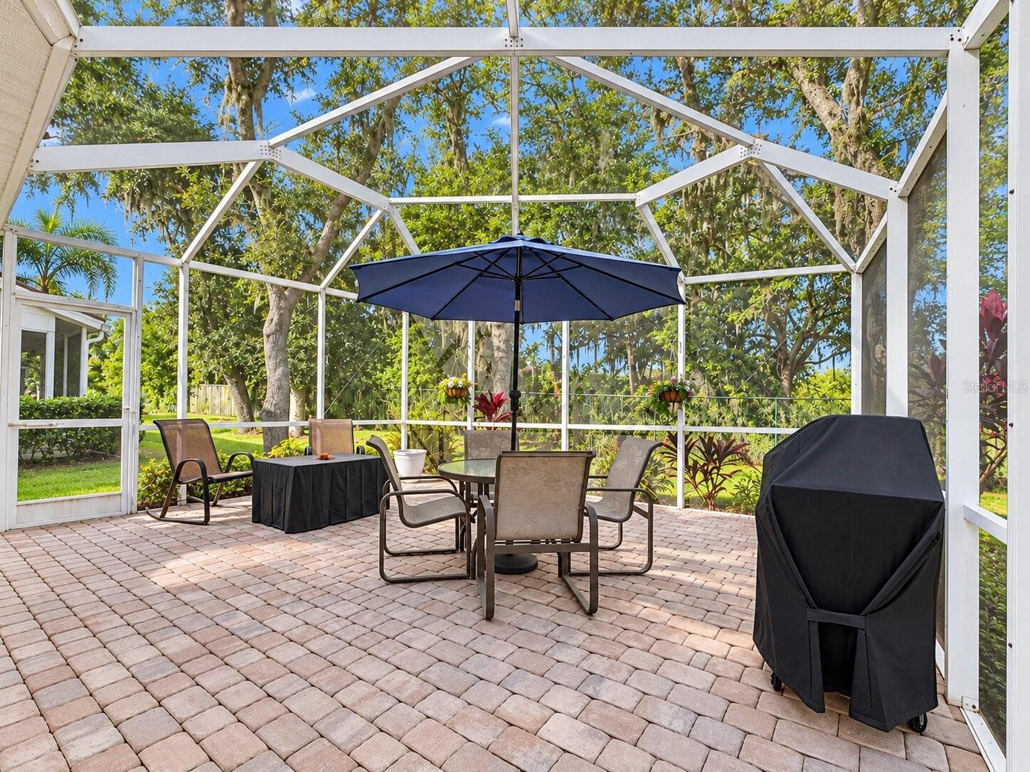What a great place to enjoy dinner with friends or just a quiet cup of coffee - 5808 GARDEN LAKES FERN, BRADENTON