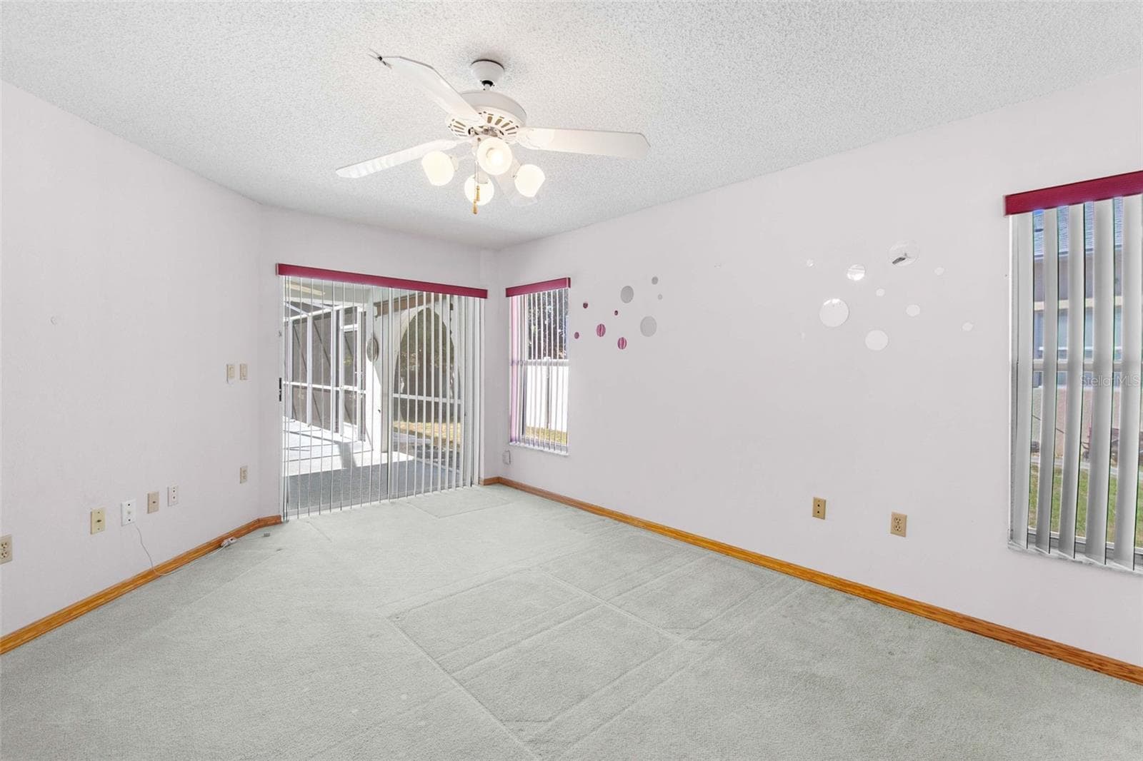 Single Family Residence at 10460 UTAH ST, SPRING HILL, photo 29 of 49