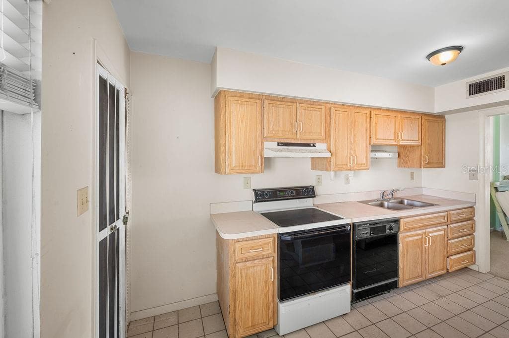 Condominium at 5200 GULF DR #406, HOLMES BEACH, photo 5 of 22