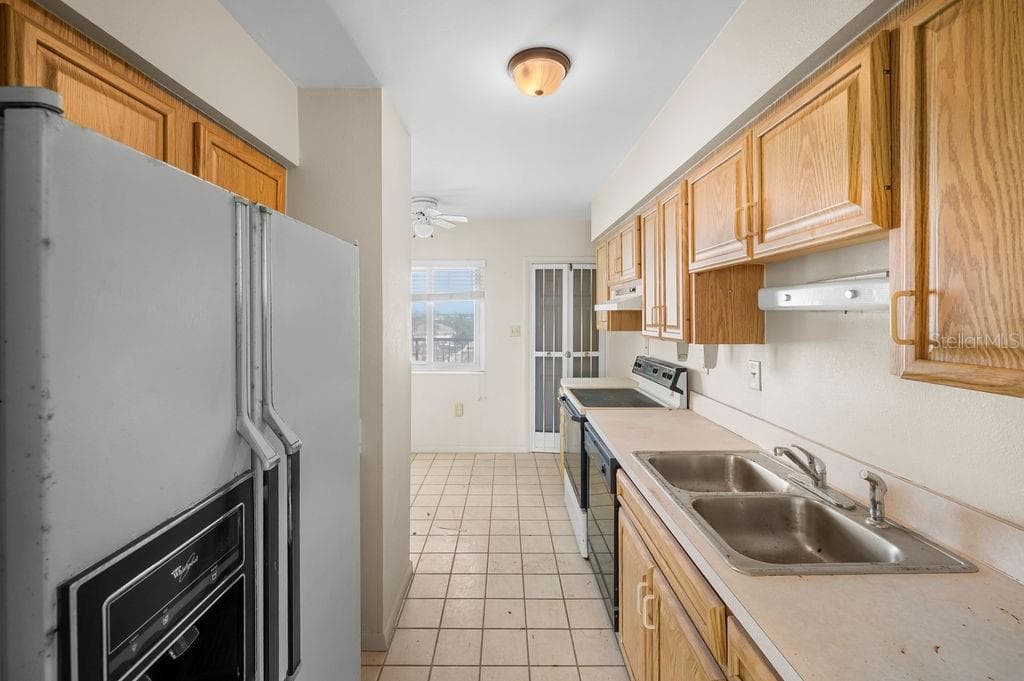 Condominium at 5200 GULF DR #406, HOLMES BEACH, photo 6 of 22