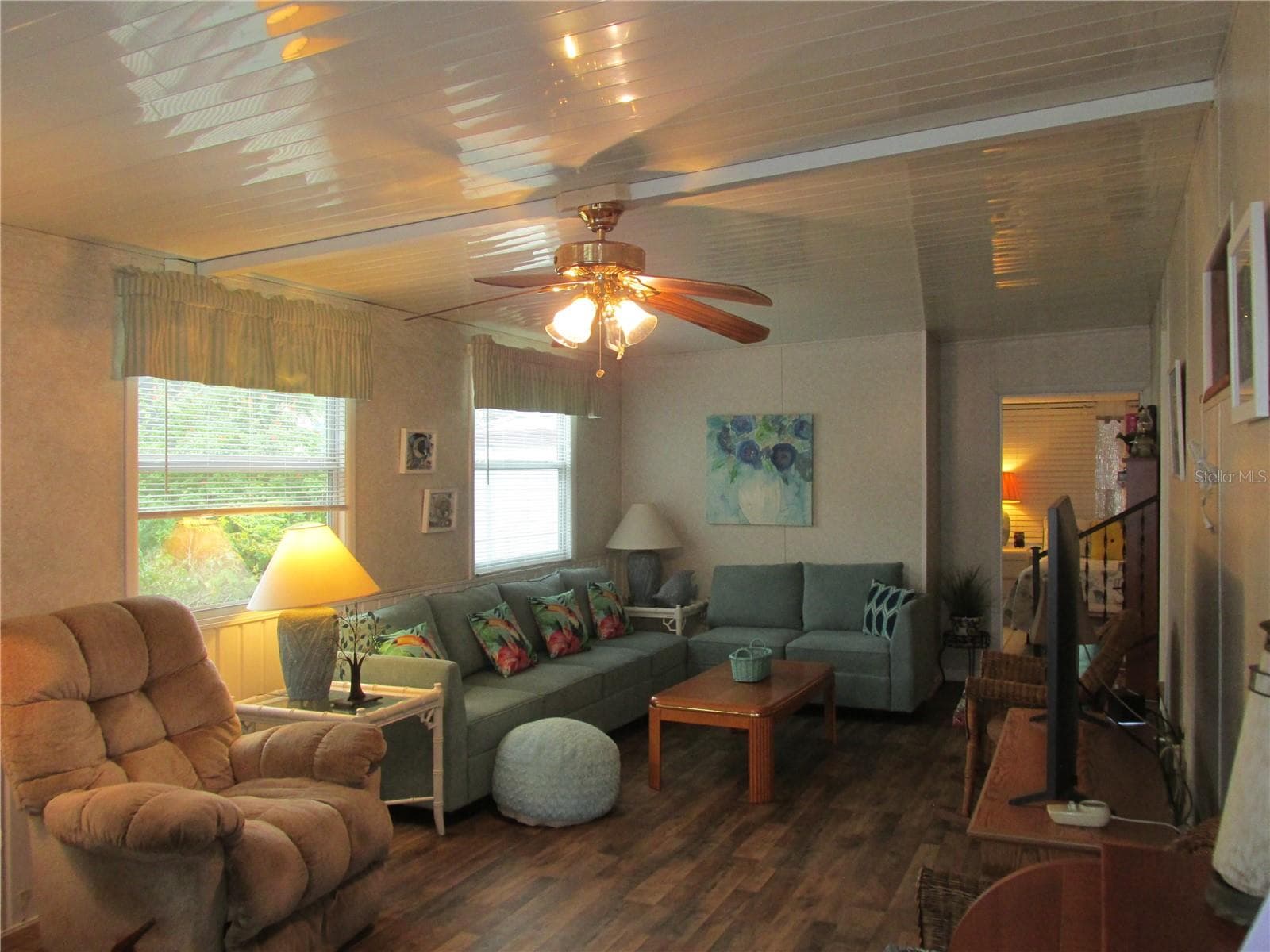Manufactured Home at 79 SADDLEBAG TRL, LAKE WALES, photo 4 of 20