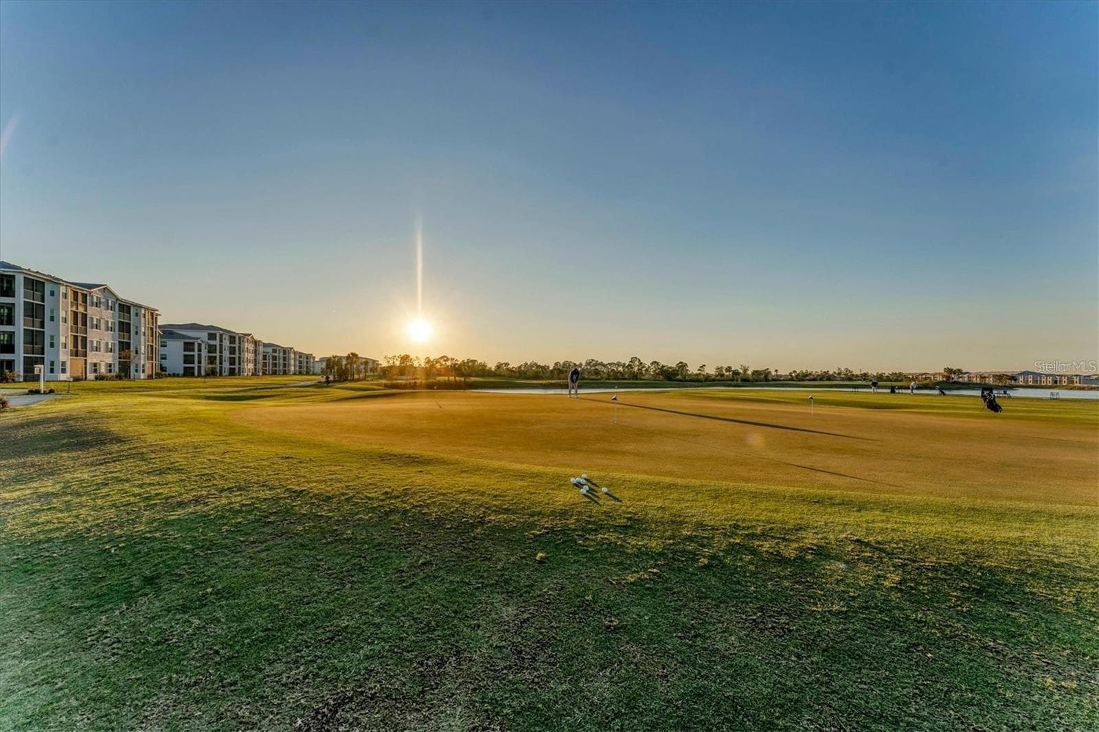 Putting Green - 12140 WELLEN GOLF ST #102, VENICE
