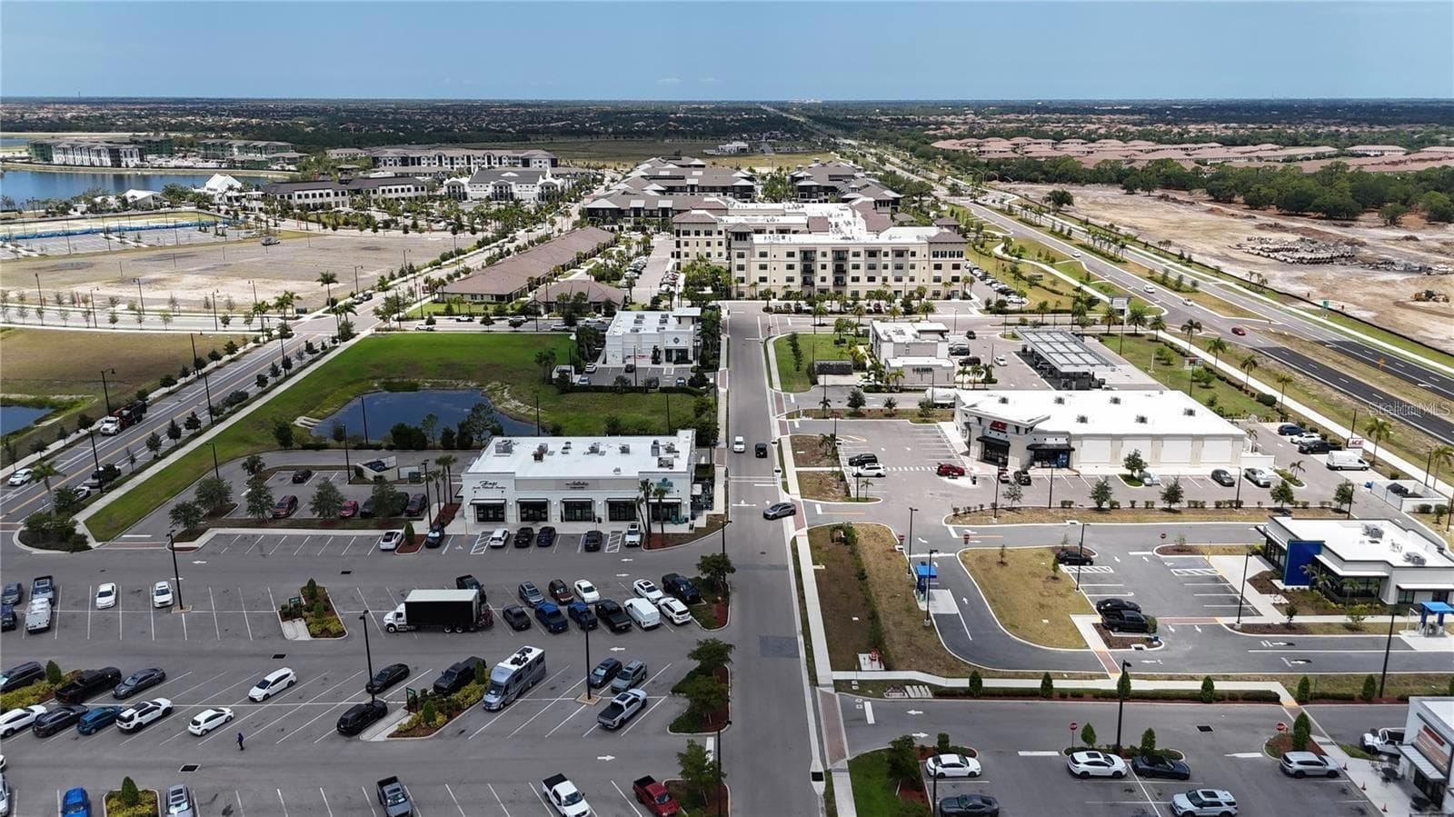 Wellen Park Plaza: Retail, Grocery, Restaurants - 12140 WELLEN GOLF ST #102, VENICE
