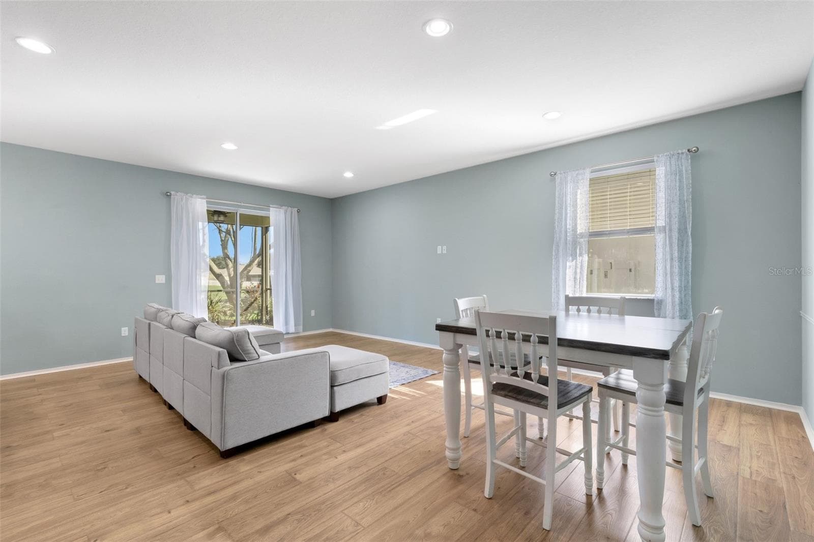 Open Concept Living Room/Dining Room/Kitchen - 11126 GOLDENROD FERN DR, RIVERVIEW