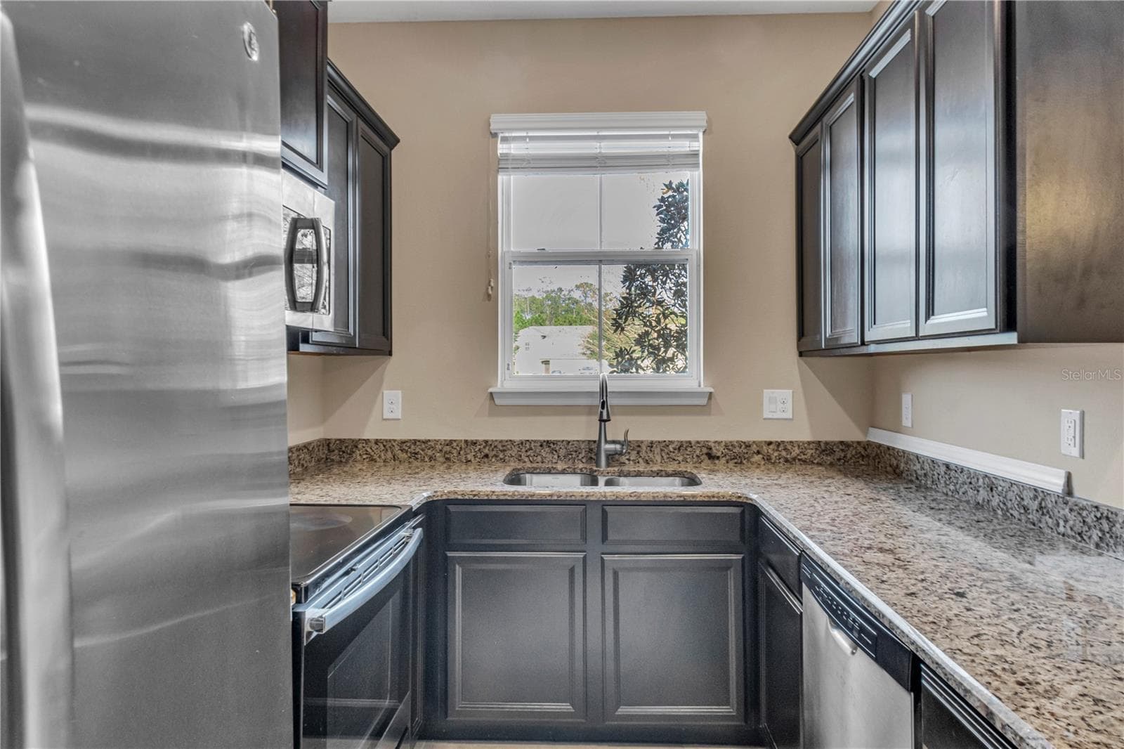 Townhouse at 106 CARMICHAEL WAY, DAYTONA BEACH, photo 13 of 32