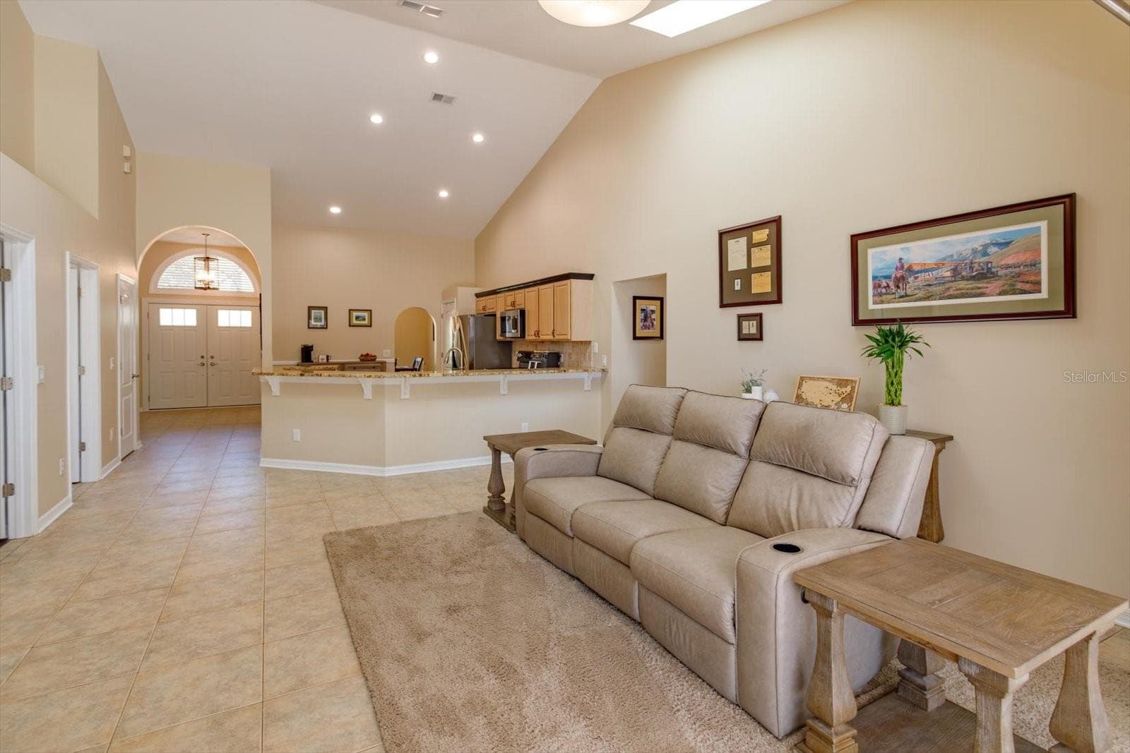 Open floorplan with tile floors throughout - 6887 HIDDEN GLADE PL, SANFORD