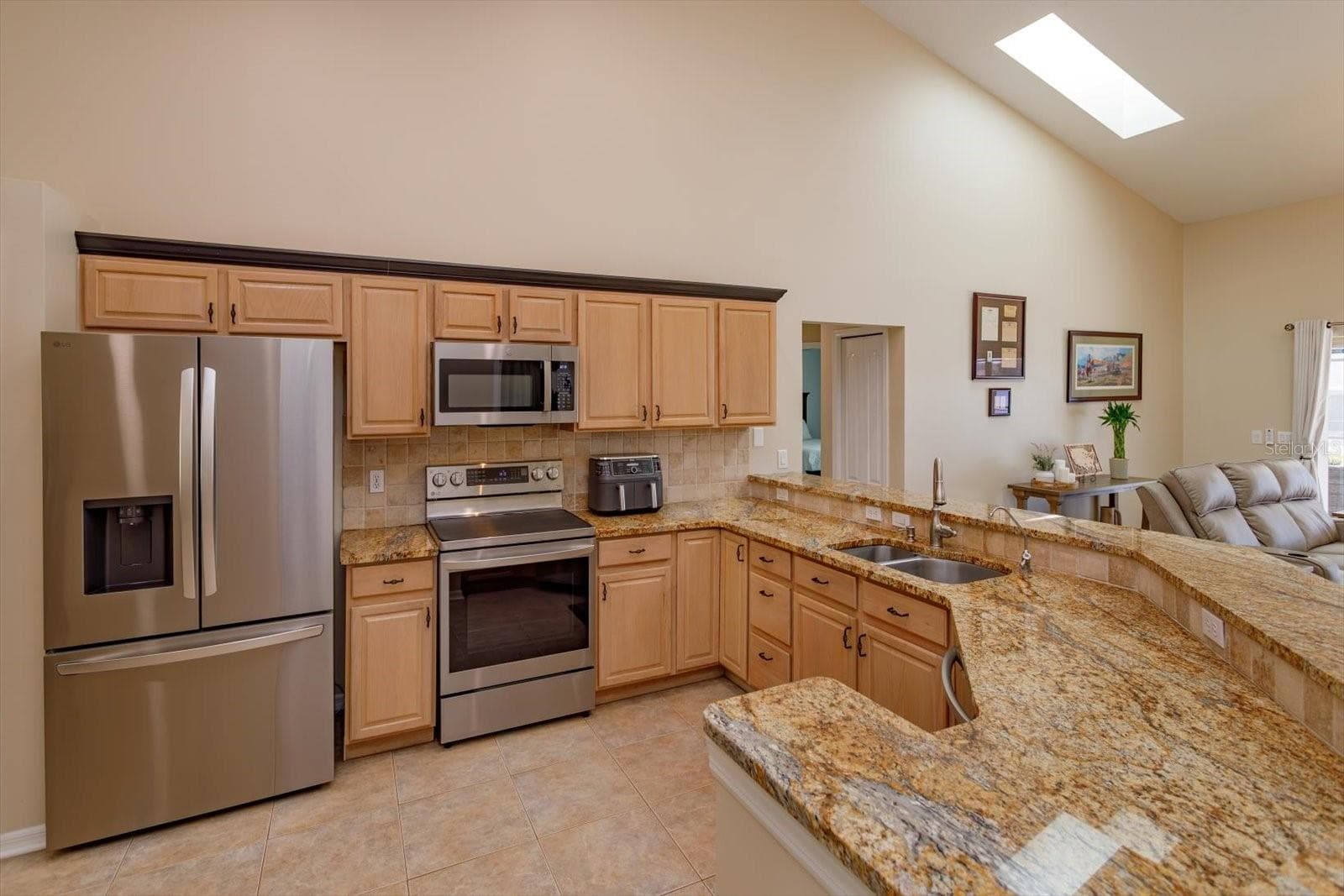 New stainless steel appliances - 6887 HIDDEN GLADE PL, SANFORD