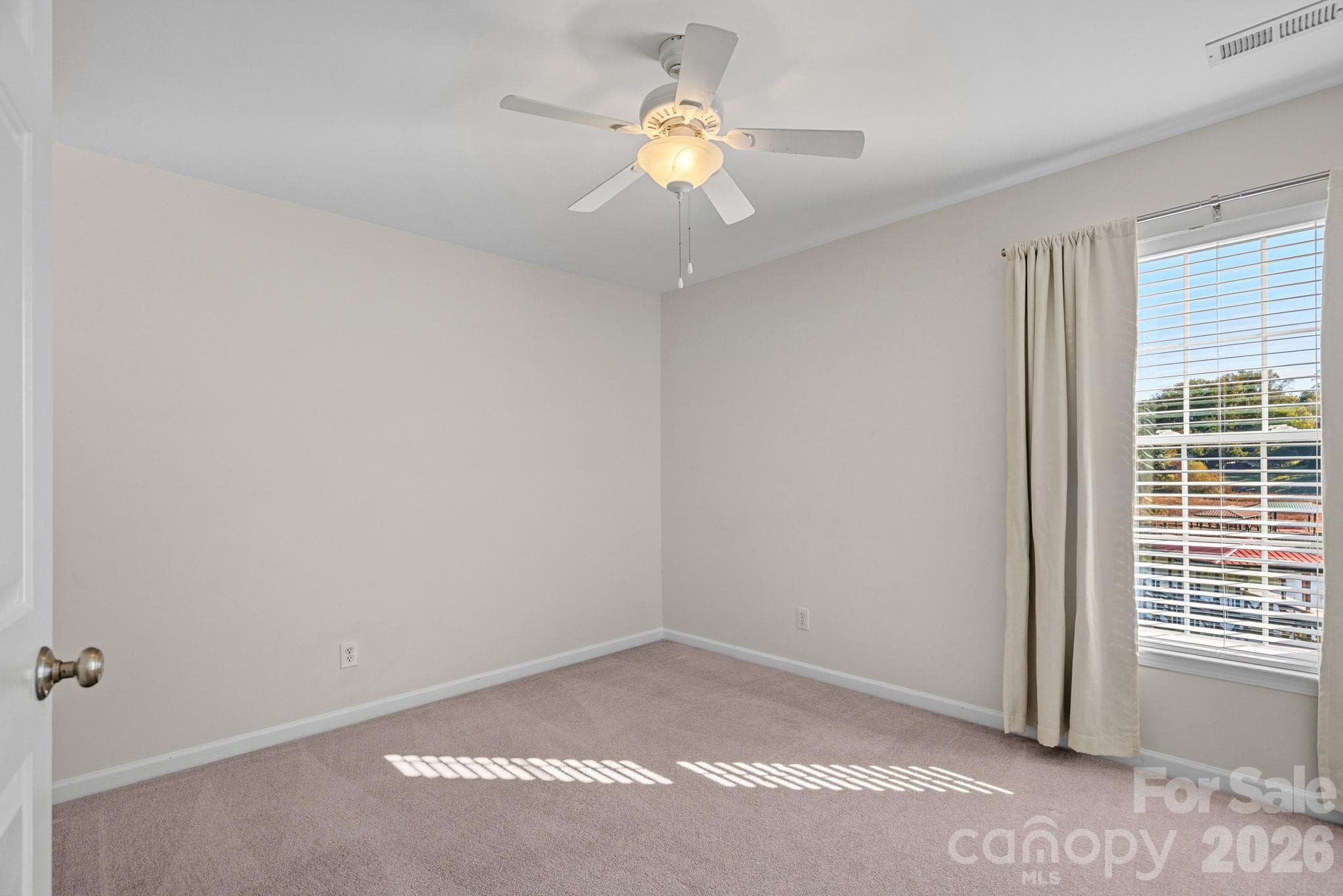 Single Family Residence at 220 Chandeleur Drive, Mooresville, photo 19 of 35