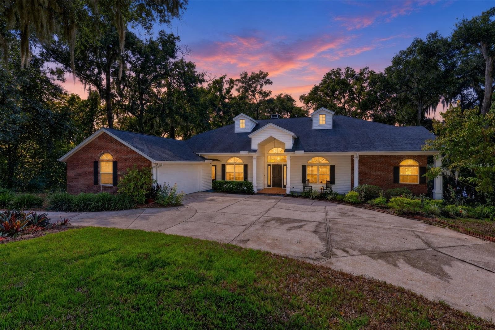 2103 E CROOKED LAKE DR