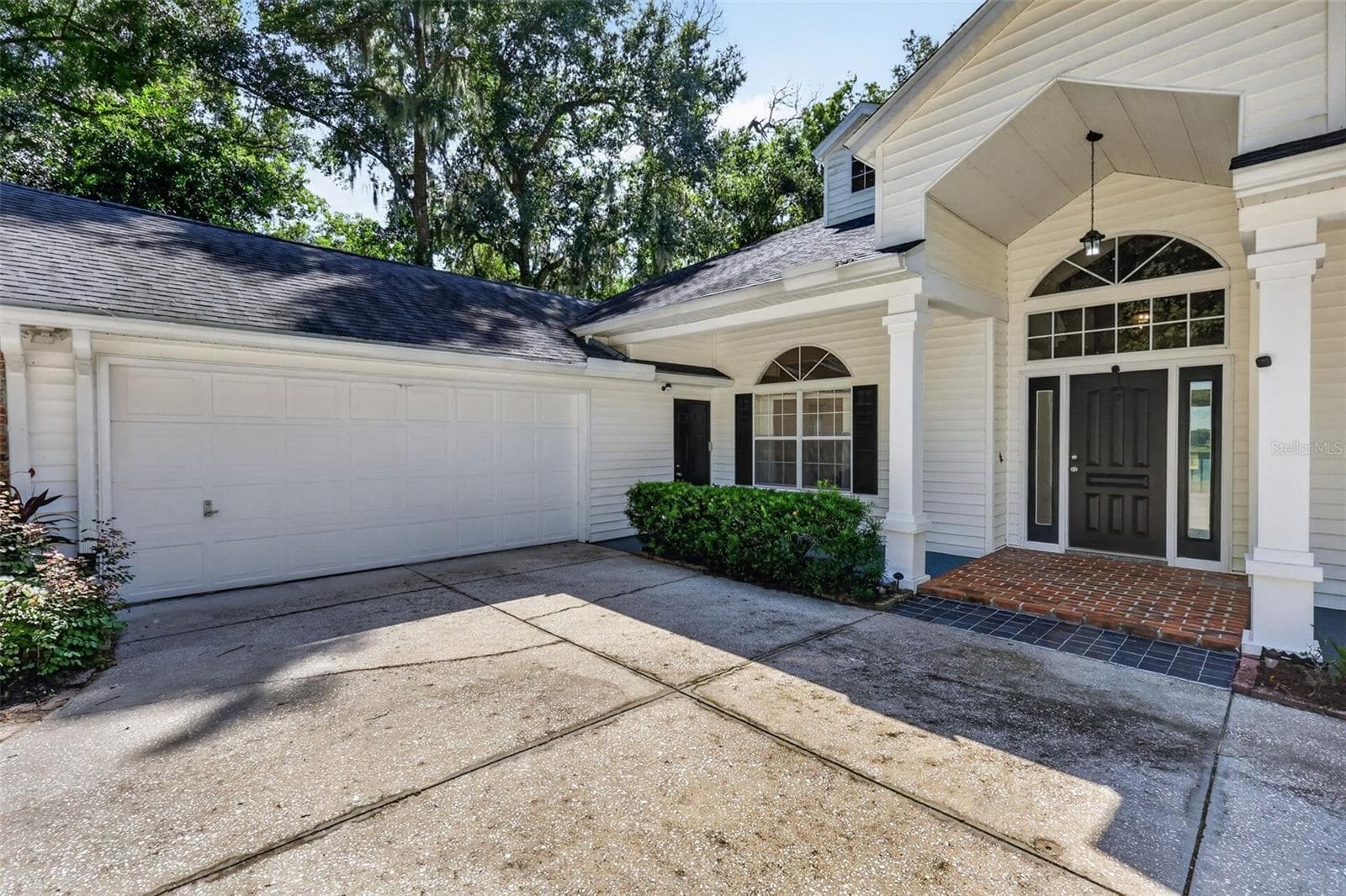 Single Family Residence at 2103 E CROOKED LAKE DR, EUSTIS, photo 9 of 64