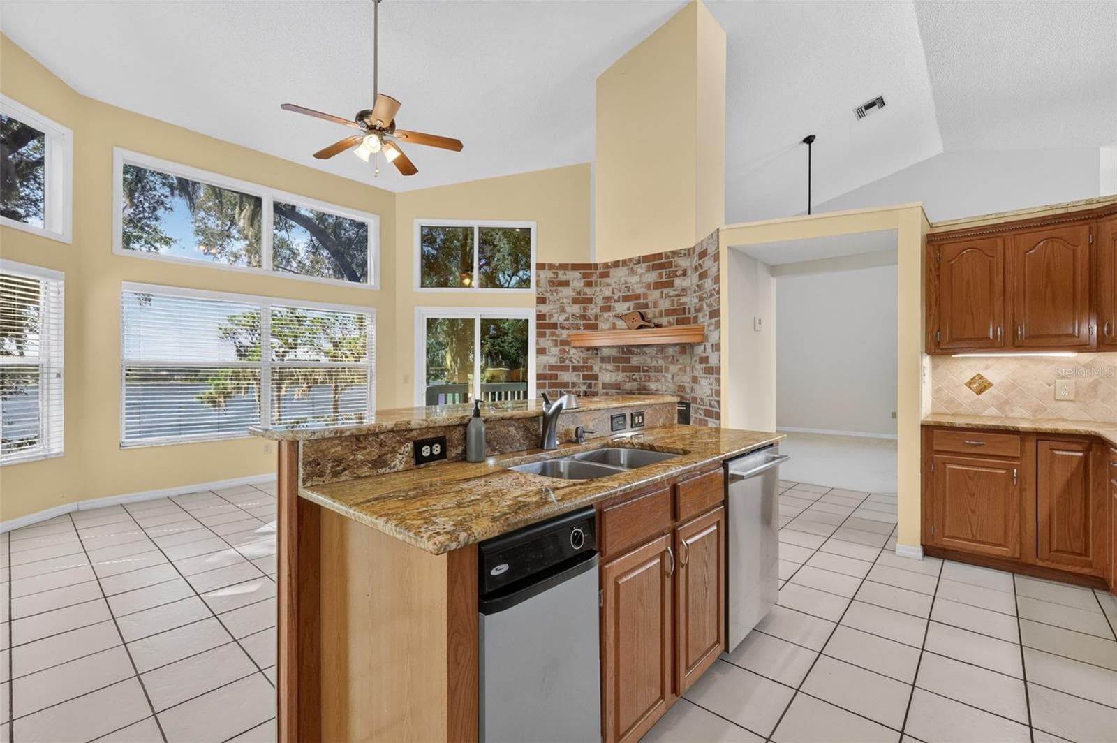 Single Family Residence at 2103 E CROOKED LAKE DR, EUSTIS, photo 23 of 64