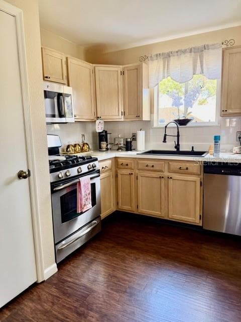 Townhouse at 13020 LORNA PL, TAMPA, photo 7 of 41