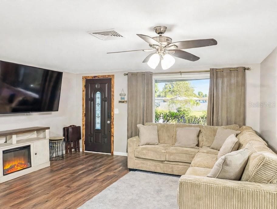 Single Family Residence at 7615 CUMBER DR, NEW PORT RICHEY, photo 6 of 26
