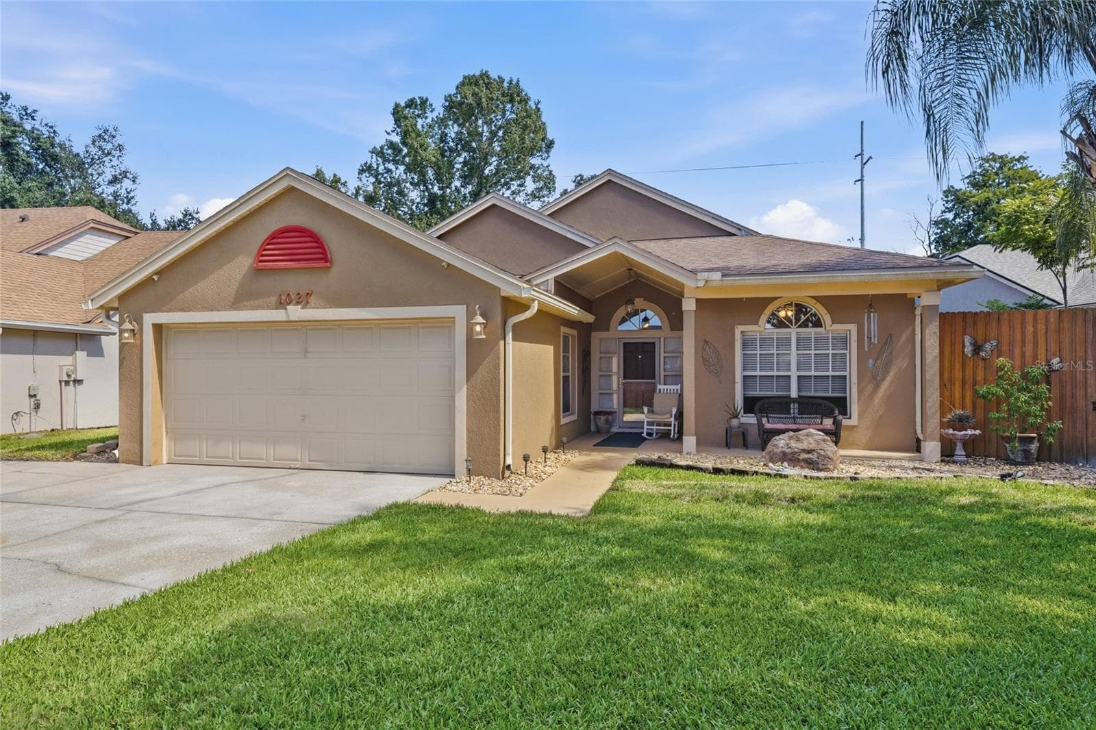 Single Family Residence at 1027 KELLY CREEK CIR, OVIEDO, photo 2 of 38