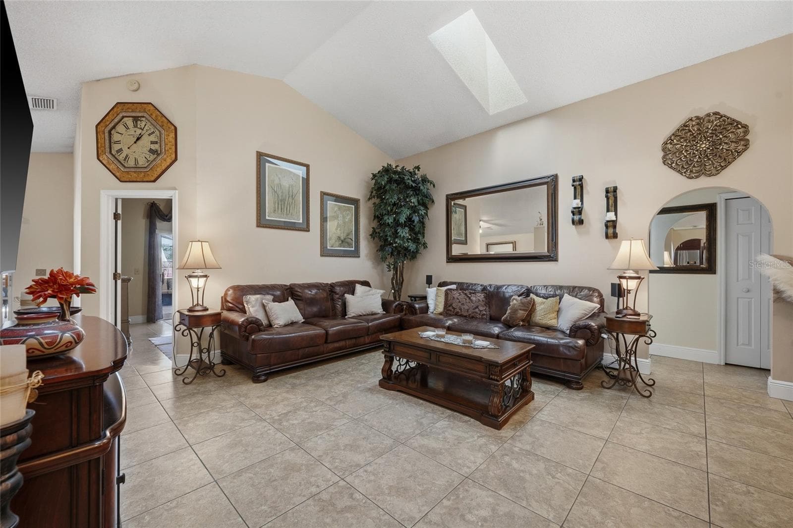 Single Family Residence at 1027 KELLY CREEK CIR, OVIEDO, photo 7 of 38