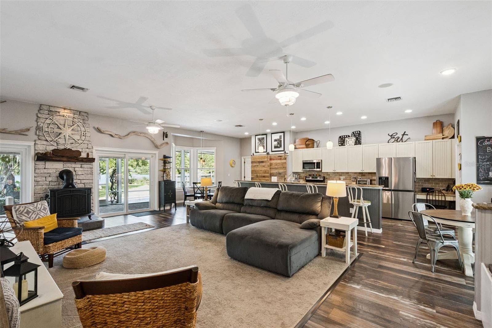 Single Family Residence at 104 SMITHSON DR, OVIEDO, photo 6 of 62