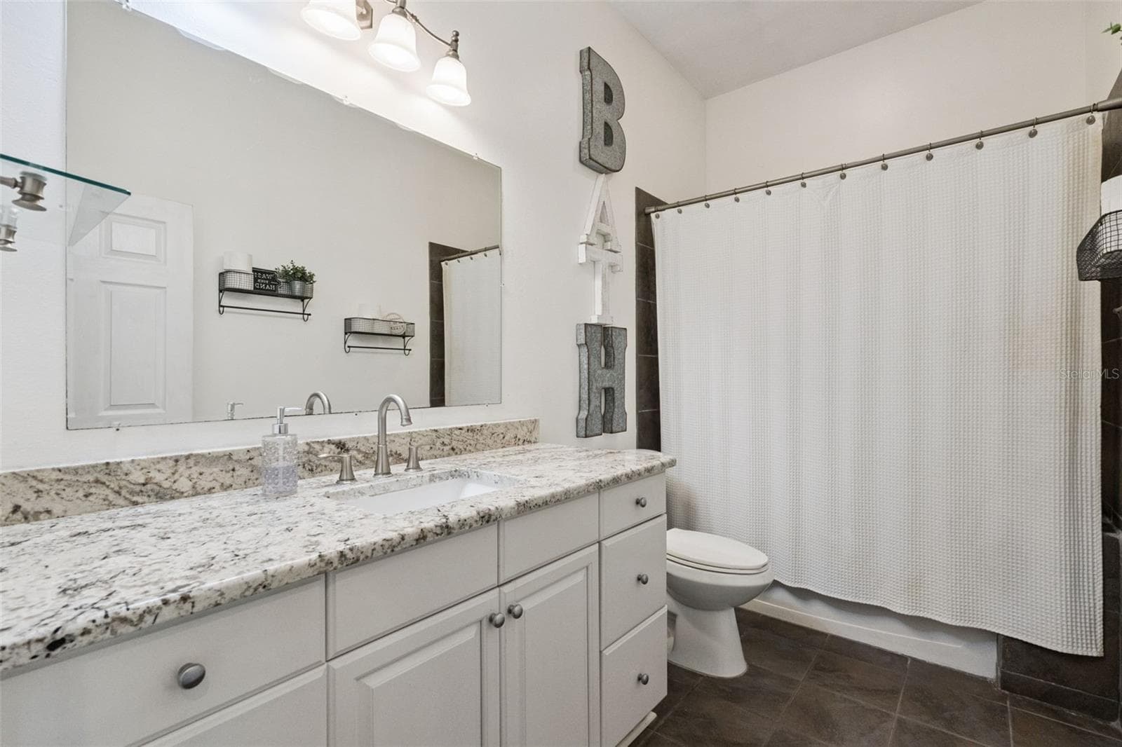 Single Family Residence at 104 SMITHSON DR, OVIEDO, photo 25 of 62